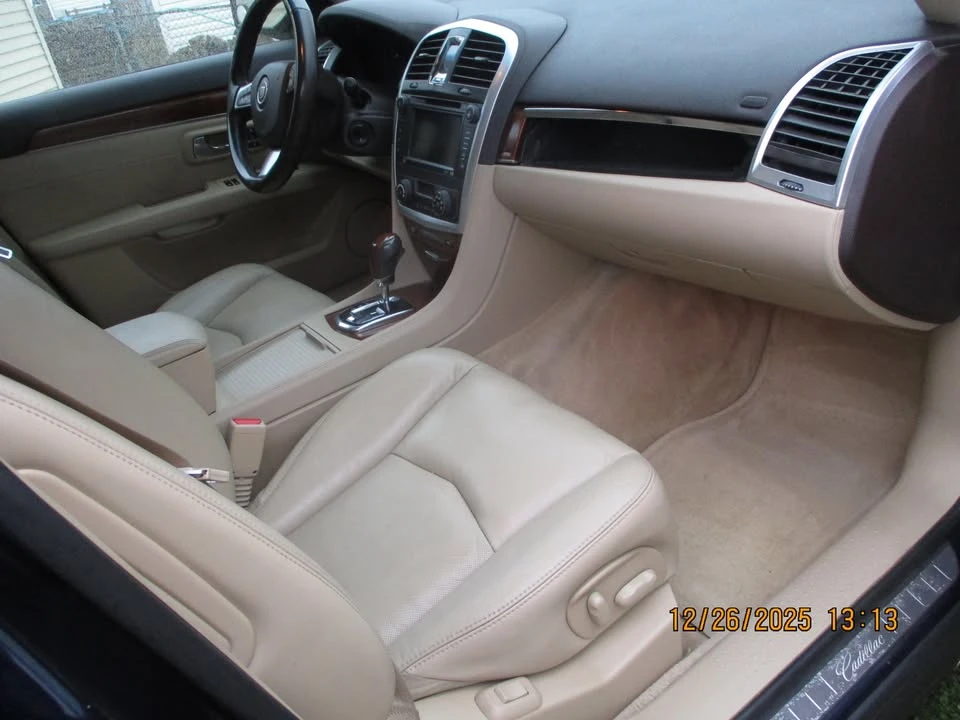 2008 Cadillac SRX - Image 9 of 10