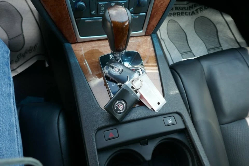 2008 Cadillac STS - Image 7 of 20