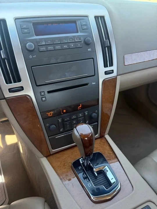 2008 Cadillac STS - Image 8 of 10