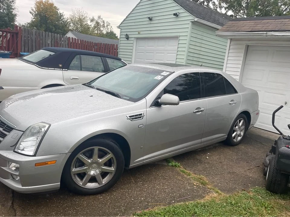2008 Cadillac STS - Image 2 of 3