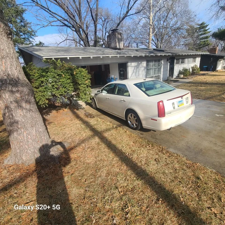 2008 Cadillac STS - Image 2 of 3