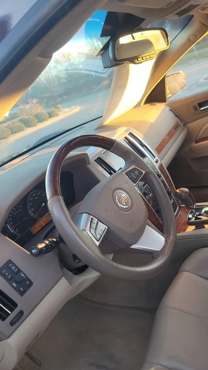 2008 Cadillac STS - Image 4 of 5