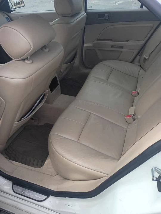 2008 Cadillac STS - Image 8 of 10