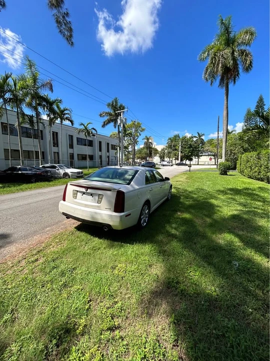 2008 Cadillac STS - Image 2 of 8