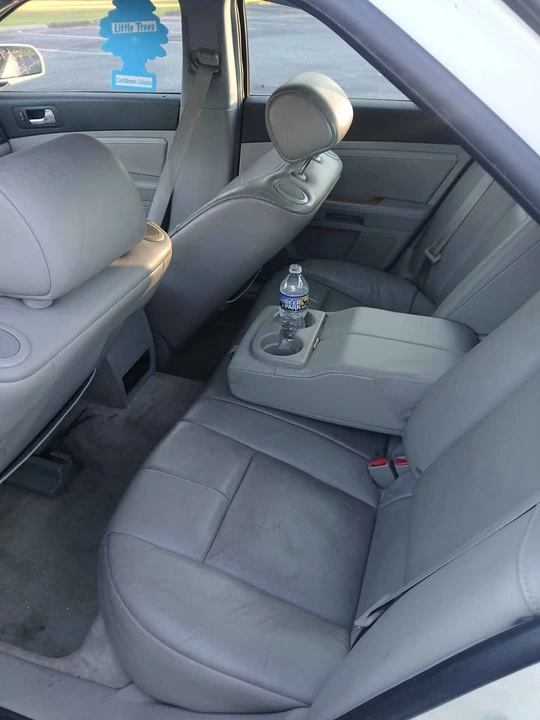 2008 Cadillac STS - Image 10 of 11