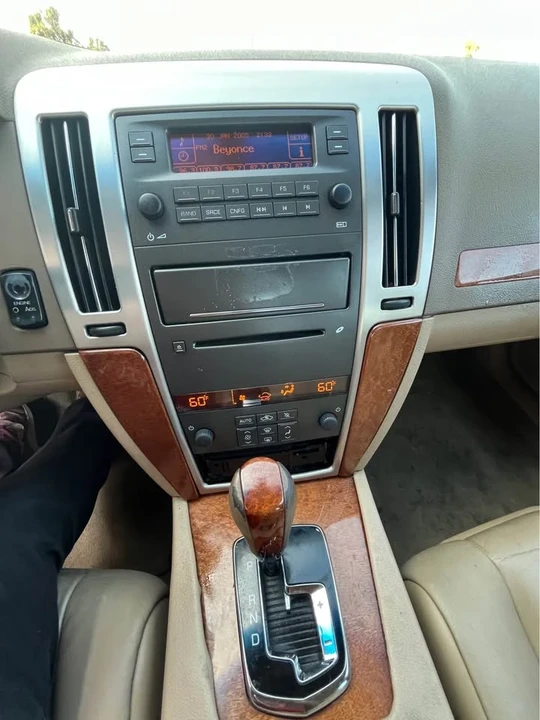 2008 Cadillac STS - Image 13 of 17