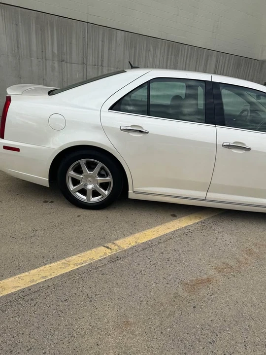 2008 Cadillac STS - Image 2 of 17