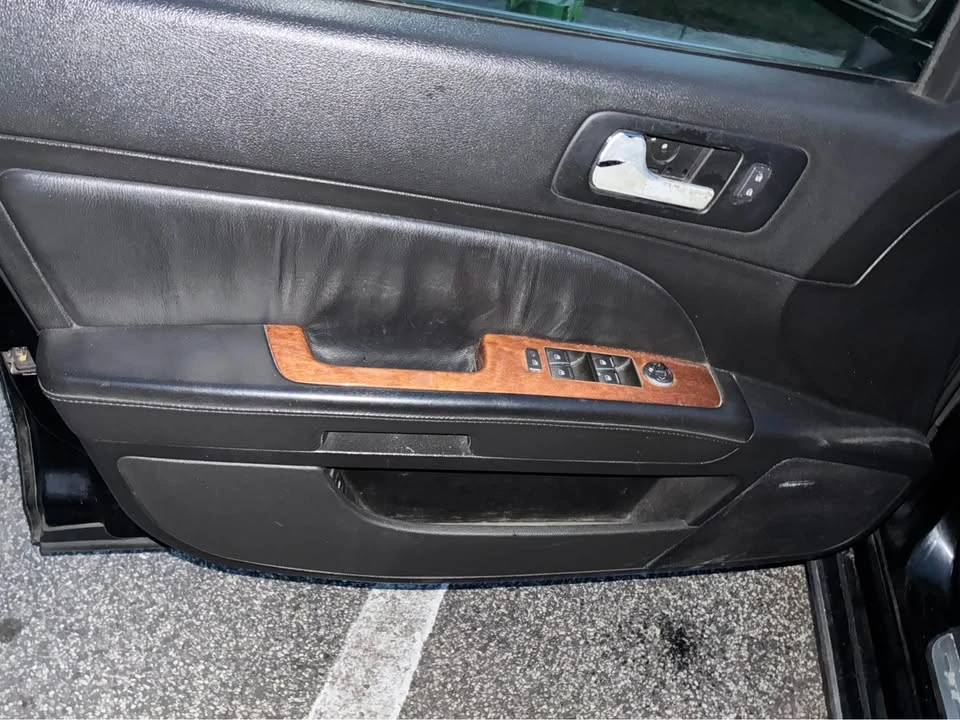 2008 Cadillac STS - Image 9 of 10
