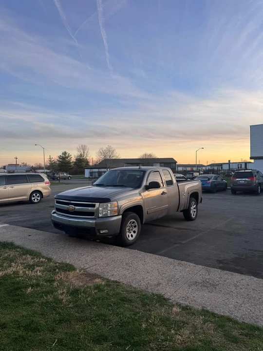 2008 Chevrolet Silverado 2nd Gen - Image 2 of 6