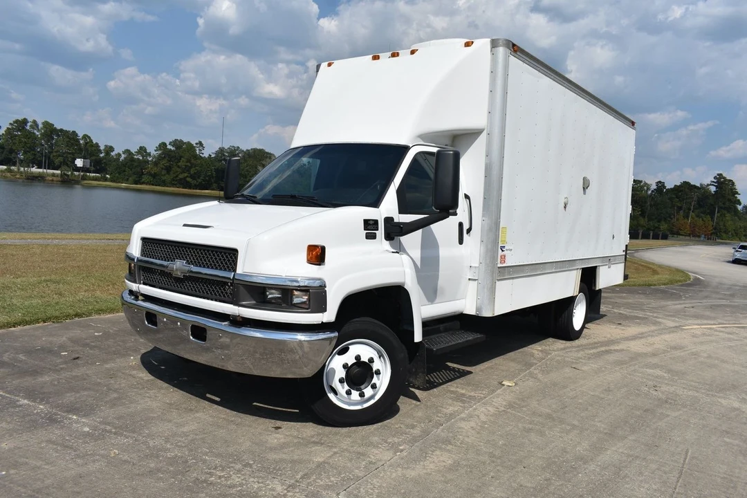 2008 Chevrolet Kodiak - Image 2 of 12