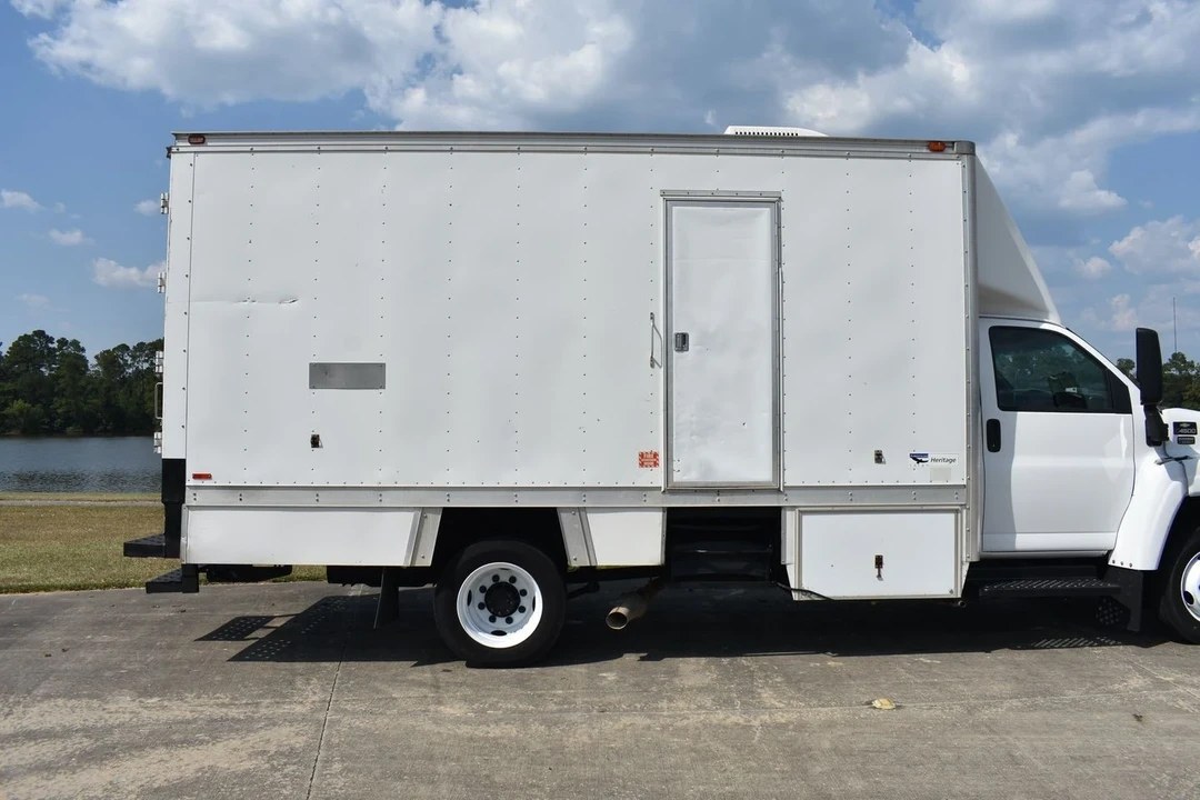2008 Chevrolet Kodiak - Image 8 of 12