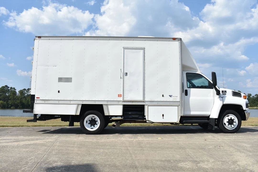 2008 Chevrolet Kodiak - Image 10 of 12