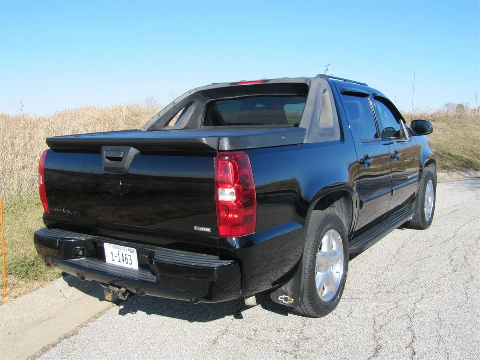2008 Chevrolet Avalanche - Image 11 of 28