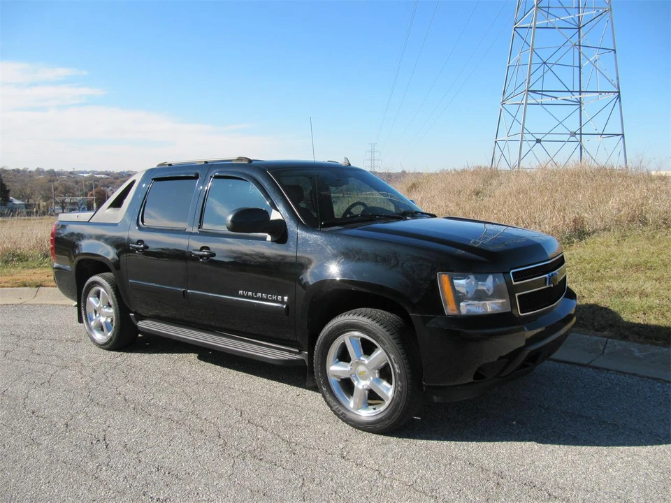 2008 Chevrolet Avalanche - Image 14 of 28