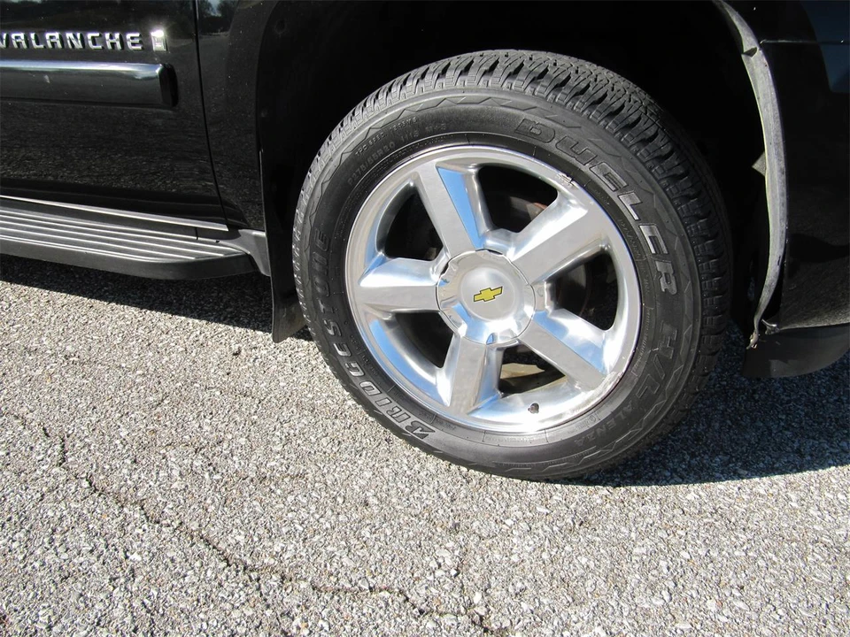 2008 Chevrolet Avalanche - Image 15 of 28