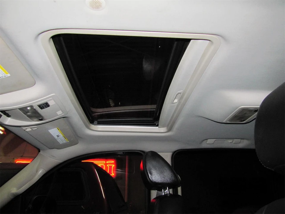 2008 Chevrolet Avalanche - Image 22 of 28