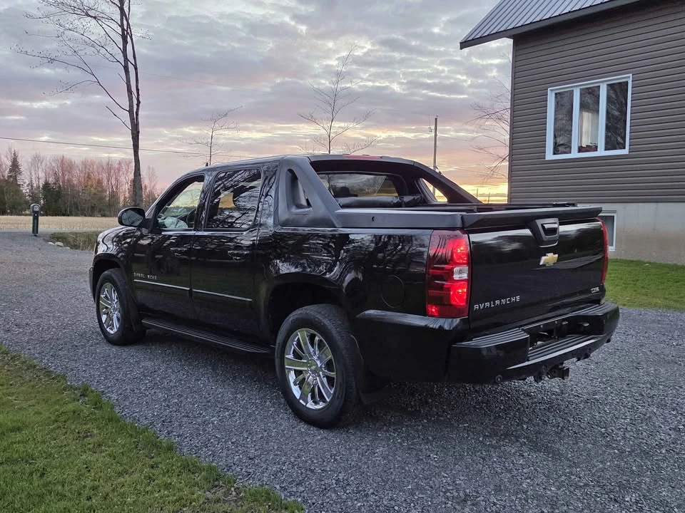 2008 Chevrolet Avalanche - Image 4 of 9