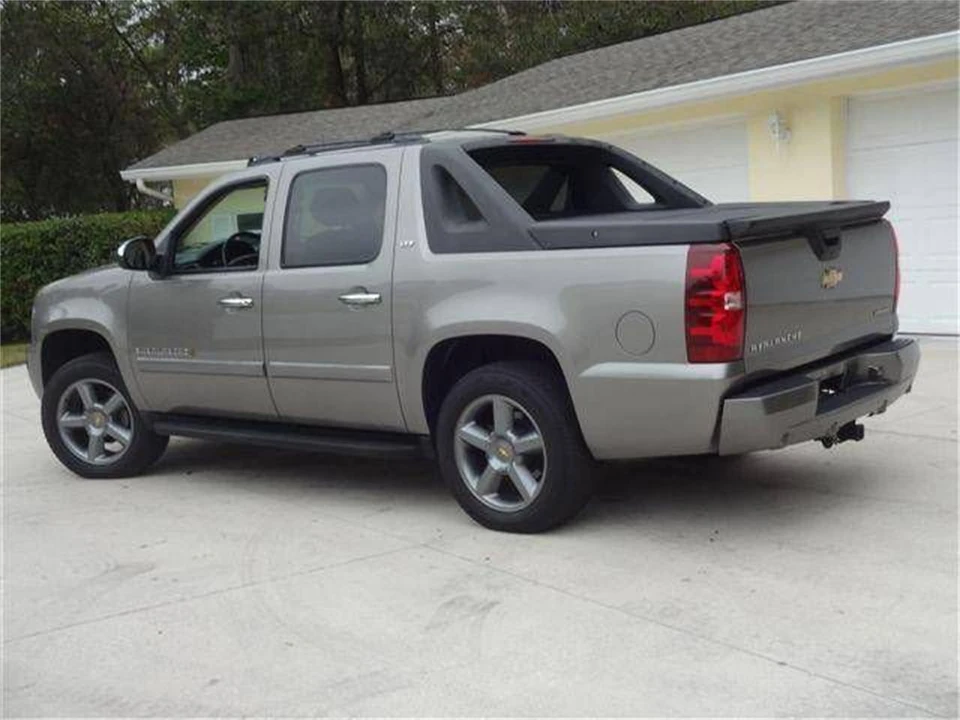 2008 Chevrolet Avalanche - Image 3 of 31