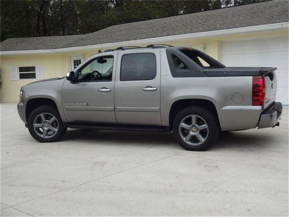 2008 Chevrolet Avalanche - Image 8 of 31