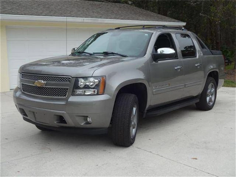 2008 Chevrolet Avalanche - Image 2 of 31