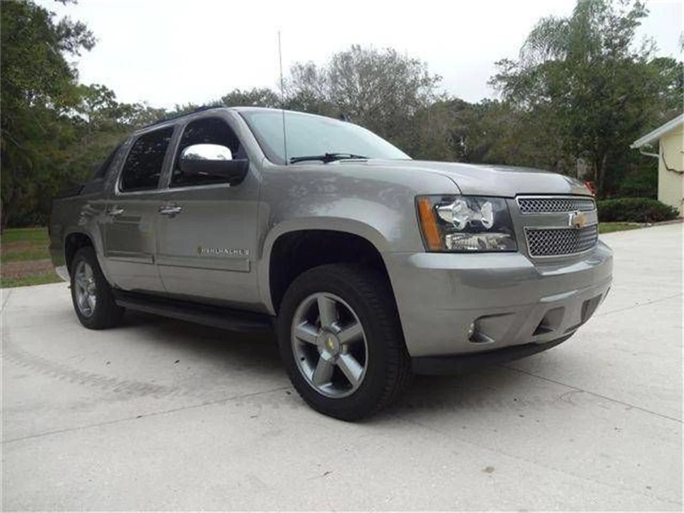 2008 Chevrolet Avalanche - Image 16 of 31