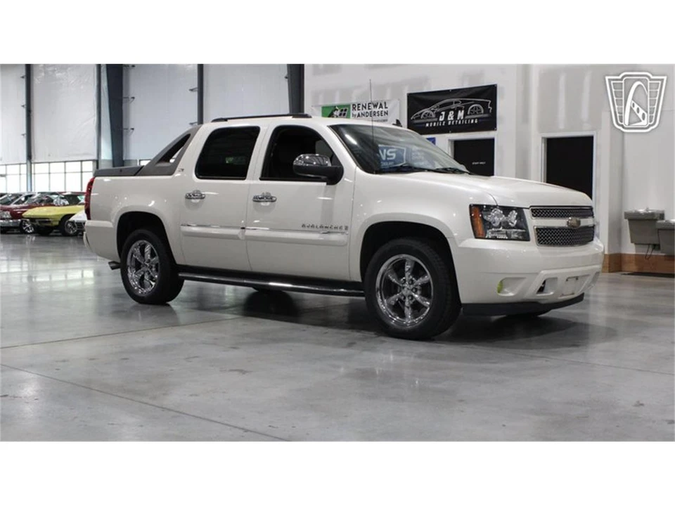 2008 Chevrolet Avalanche - Image 22 of 31