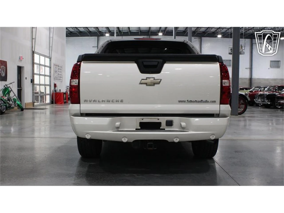 2008 Chevrolet Avalanche - Image 19 of 31