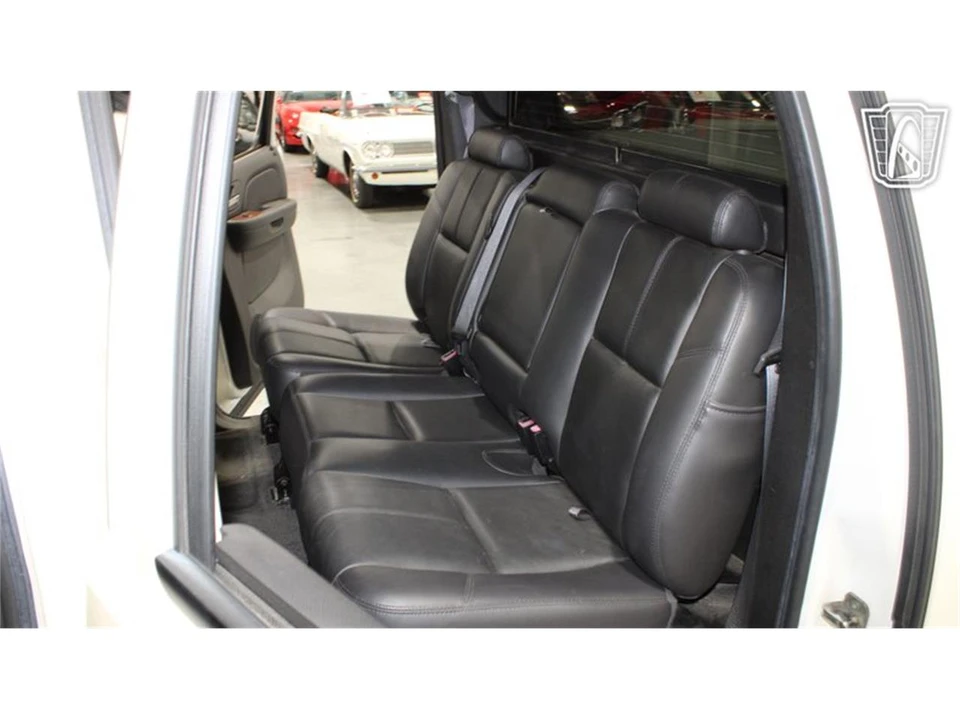 2008 Chevrolet Avalanche - Image 4 of 31