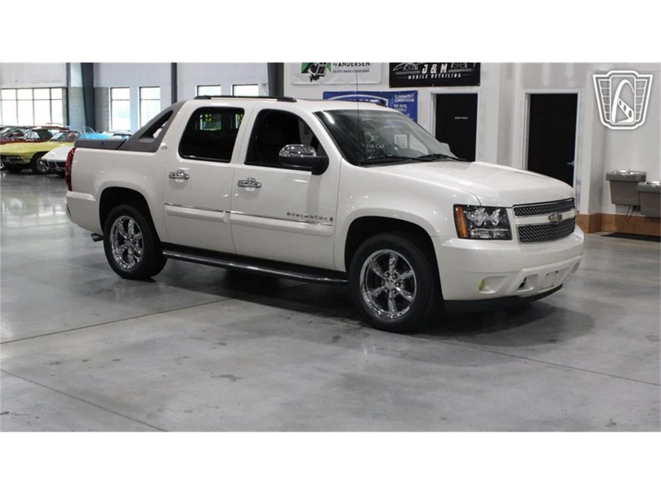 2008 Chevrolet Avalanche - Image 14 of 31