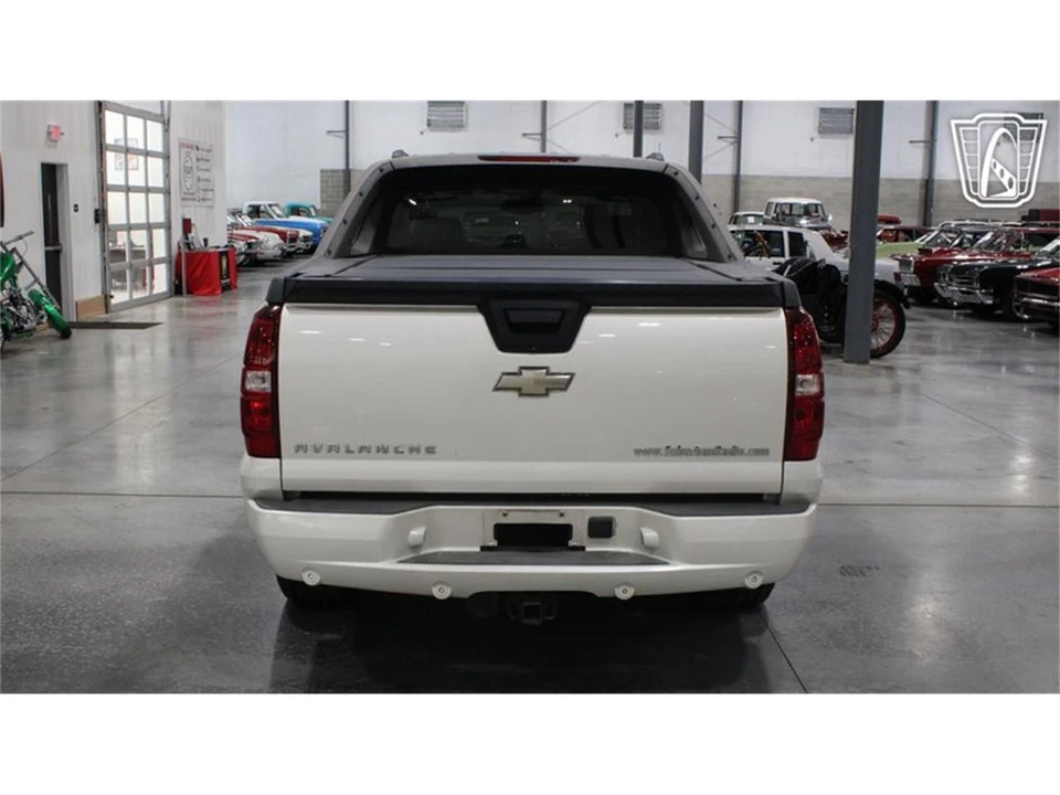 2008 Chevrolet Avalanche - Image 11 of 31