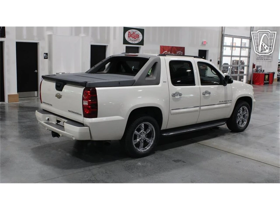 2008 Chevrolet Avalanche - Image 30 of 31