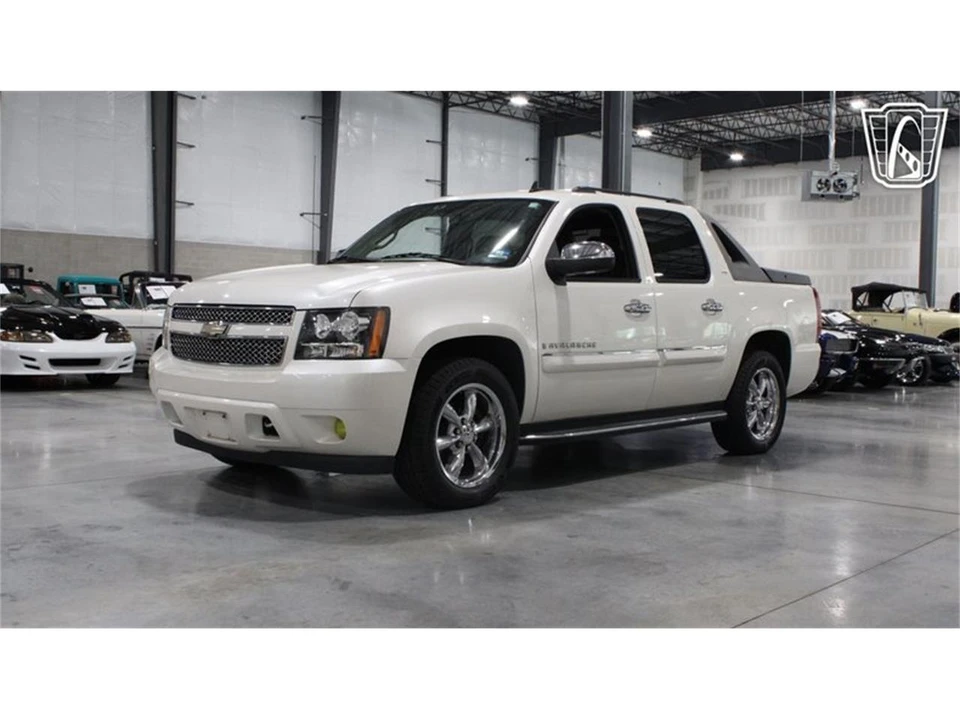 2008 Chevrolet Avalanche - Image 16 of 31
