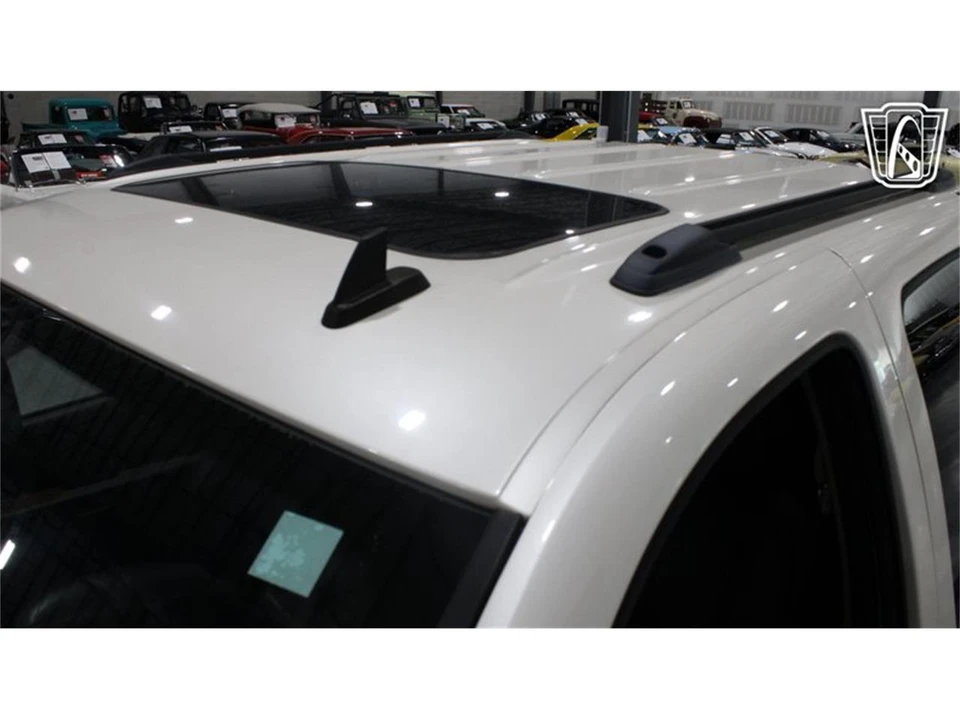 2008 Chevrolet Avalanche - Image 26 of 31