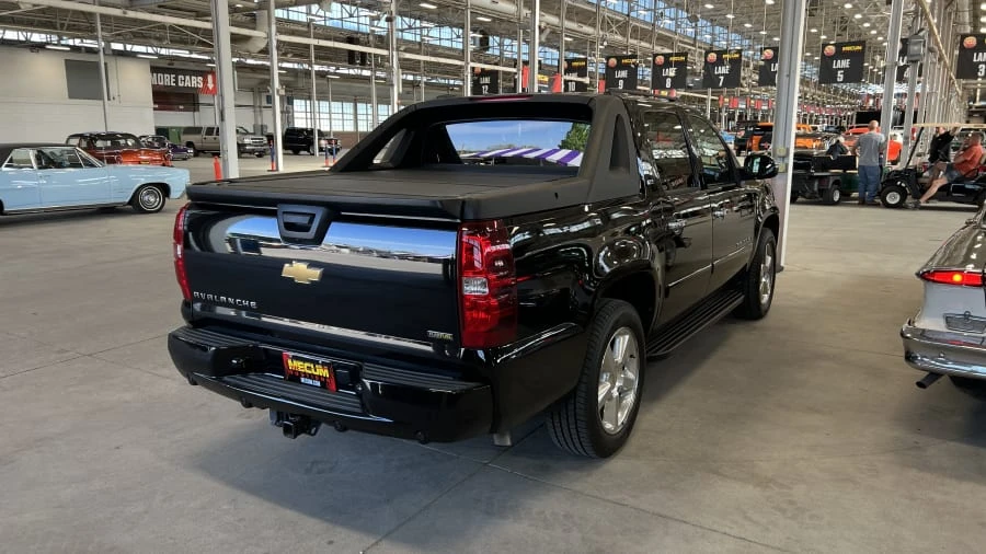 2008 Chevrolet Avalanche - Image 2 of 5