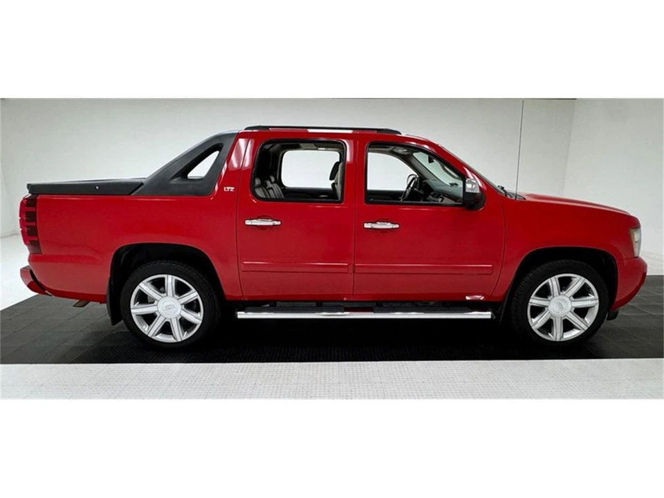 2008 Chevrolet Avalanche - Image 6 of 31