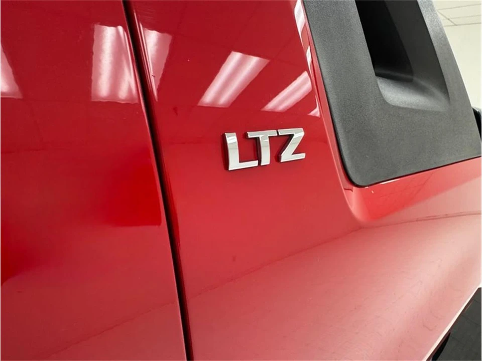 2008 Chevrolet Avalanche - Image 17 of 31