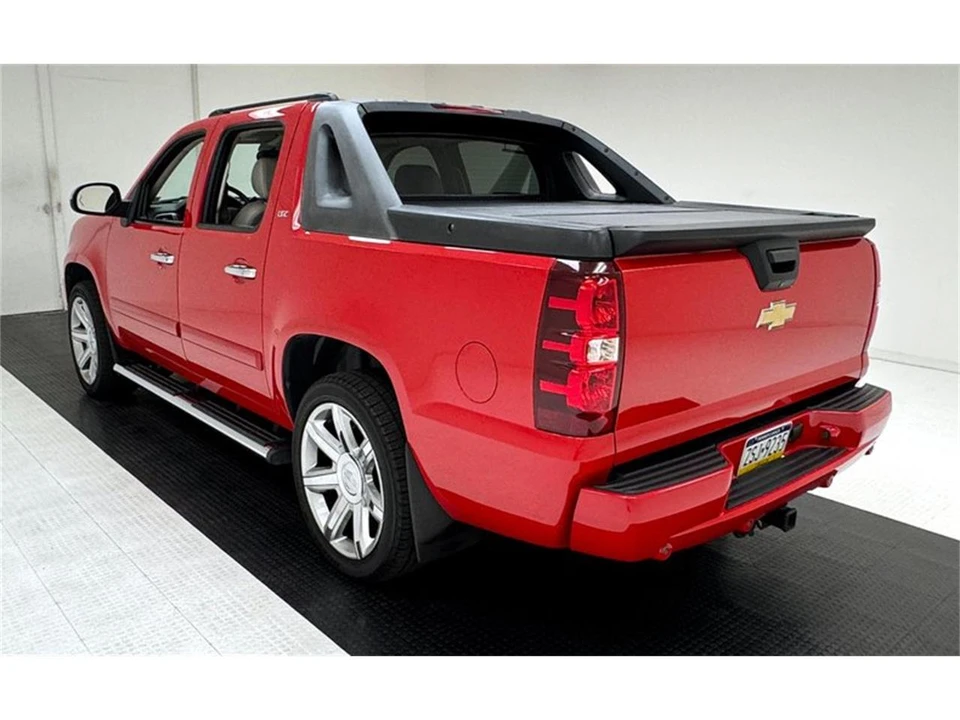 2008 Chevrolet Avalanche - Image 3 of 31
