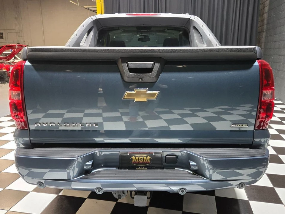 2008 Chevrolet Avalanche - Image 4 of 12