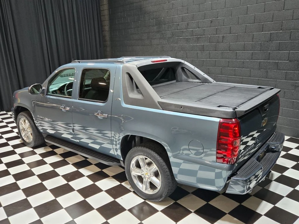 2008 Chevrolet Avalanche - Image 3 of 12