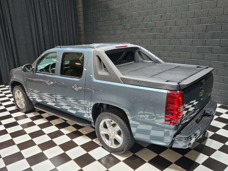 2008 Chevrolet Avalanche - Image 3 of 12