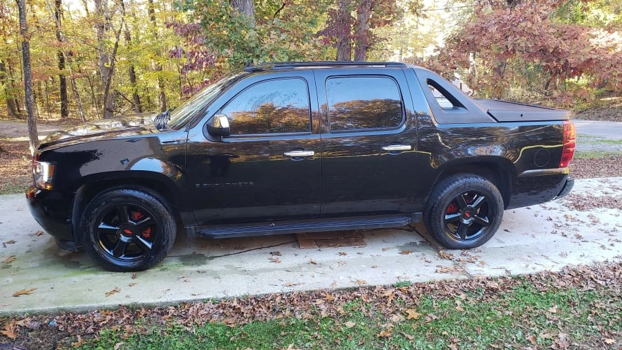 2008 Chevrolet Avalanche - Image 2 of 5