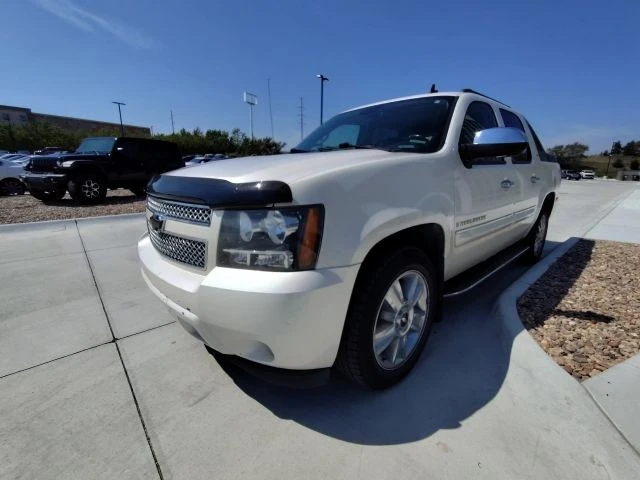 2008 Chevrolet Avalanche - Image 2 of 12