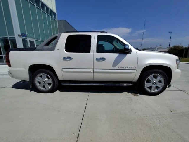 2008 Chevrolet Avalanche - Image 5 of 14