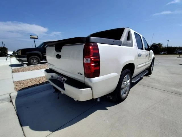 2008 Chevrolet Avalanche - Image 6 of 12
