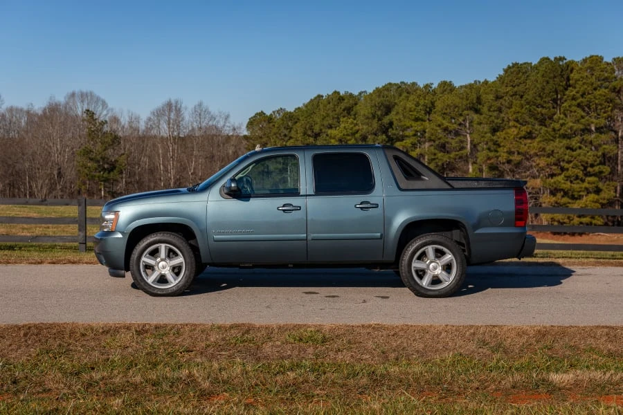 2008 Chevrolet Avalanche - Image 13 of 27