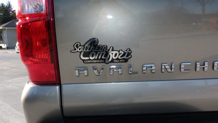 2008 Chevrolet Avalanche - Image 2 of 8