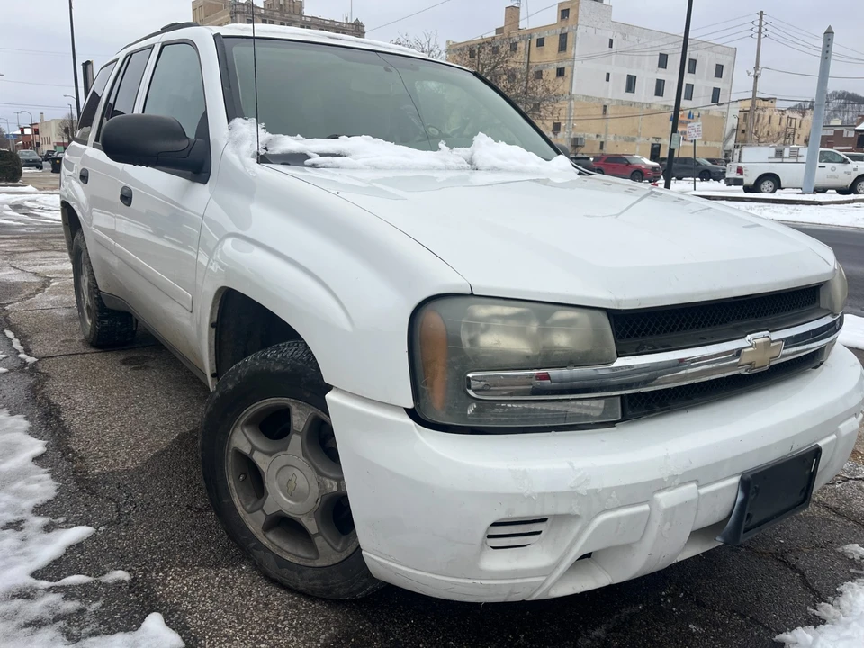 2008 Chevrolet Trailblazer - Image 2 of 9