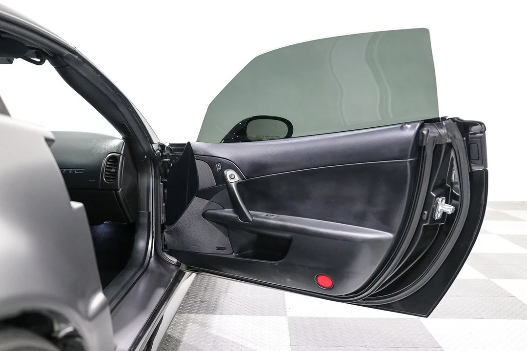 2008 Chevrolet Corvette C6 - Image 13 of 25