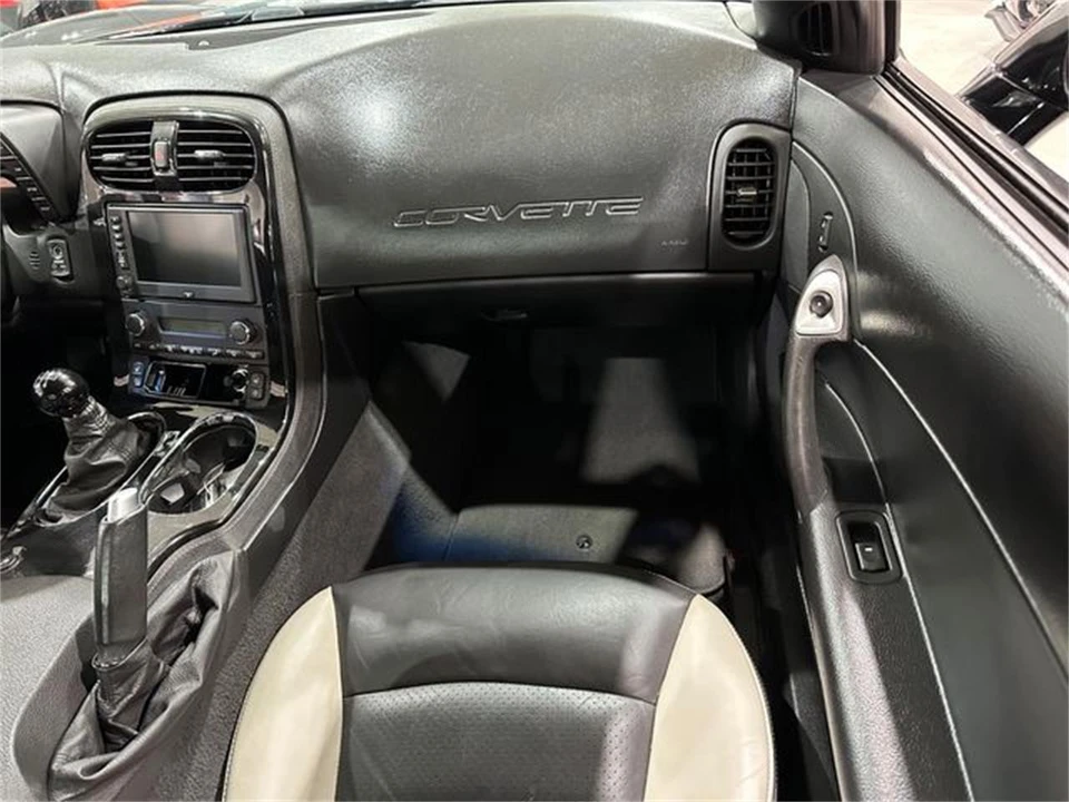 2008 Chevrolet Corvette C6 - Image 15 of 30