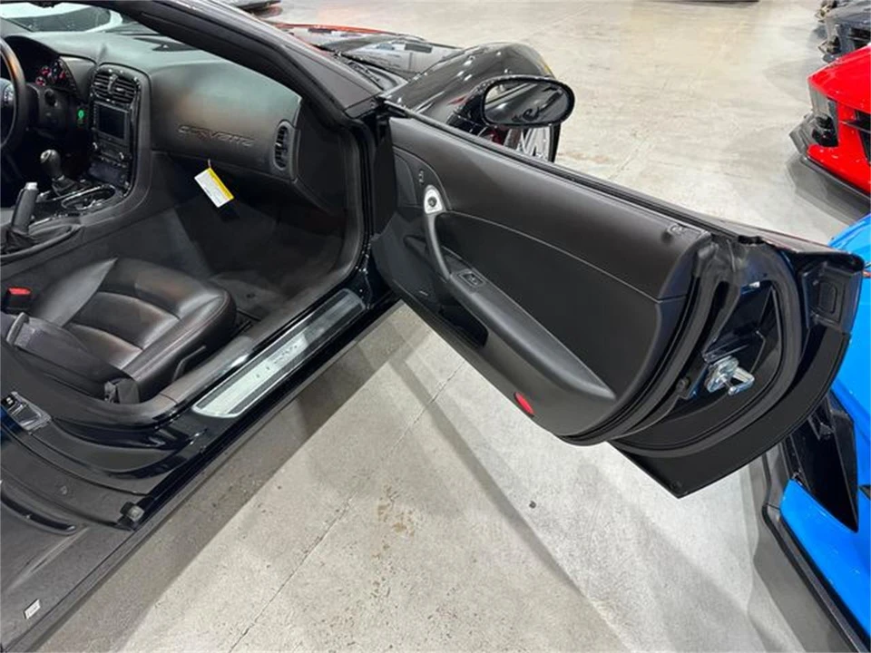 2008 Chevrolet Corvette C6 - Image 16 of 30